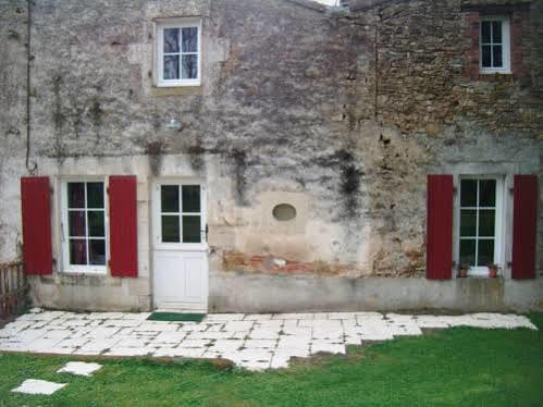 Gite Le Puy Rabasteau Chantonnay Exterior photo